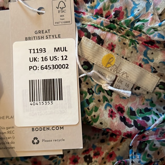 Boden V Yoke Flounce Top in Ivory Gardenia Petal, Size 12 - Picture 14 of 17